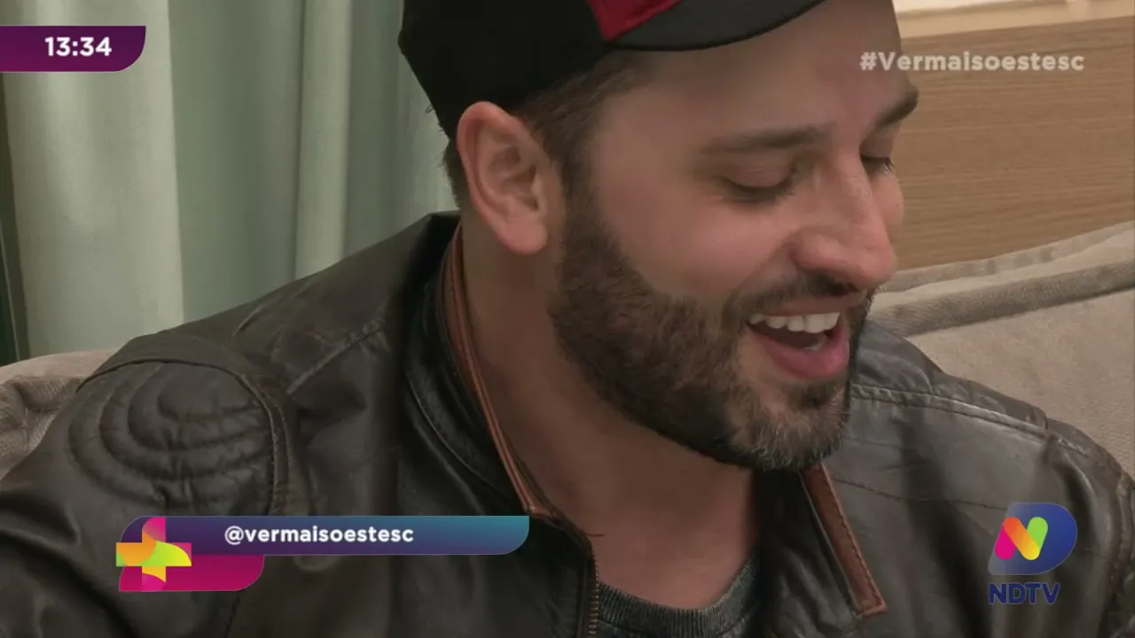 Música no Ver Mais: Jack Louis se apresenta no programa