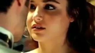 بنهاري اتخيل طيفك وبليلي حالف ما نام دندنها