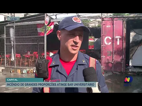 Incêndio de grandes proporções atinge bar universitário em Florianópolis
