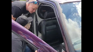 سستم صوت وحشي قوي لدرجة مافيك تدخل داخل سيارة 