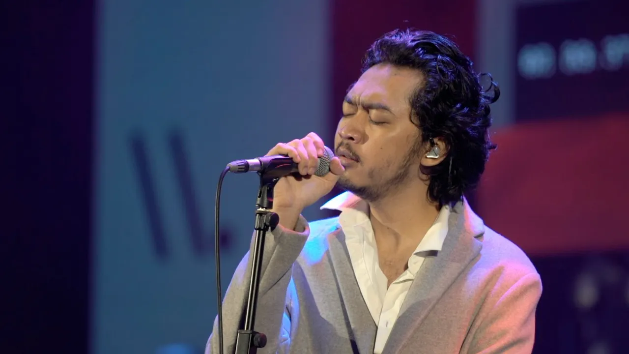 Pamungkas - Queen Of The Hearts (LIVE) Pamungkas - Queen Of The Hearts (LIVE)