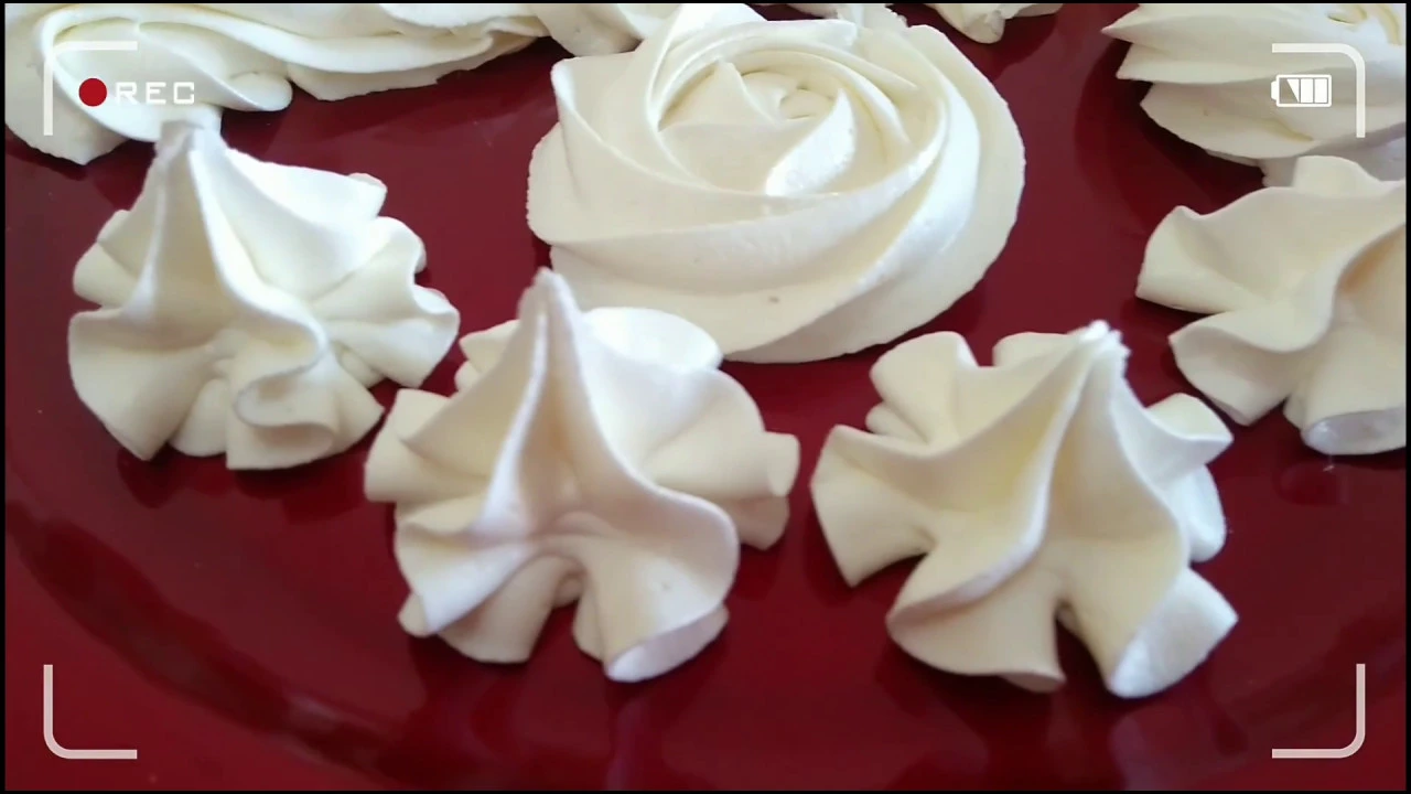 Em pedido dos inscritos, um vídeo ensinando a fazer Glacê muito ara cupcakes, fácil espero que vocês. 