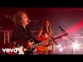 Download Lagu Olivia Rodrigo, Robert Smith - Friday I’m in Love (Live From Glastonbury)