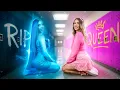 Download Lagu Королева Школы Стала Моей Бести! Королева Выпускного Помогает Мне Стать Популярной
