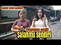 Download Lagu Lia Haliza vs Nia hazizah pengamen cantik..!!!salahmu sendiri versi ukulele pengamen jalanan
