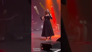 إليسا في باريس تغني من أول دقيقة 