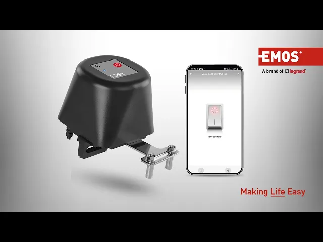 Задвижване за спирателен кран с батерия ZigBee GoSmart EMOS, показано с мобилно приложение EMOS.