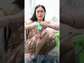 Download Lagu Daster mamah muda sedang mencuci baju terlihat jelas