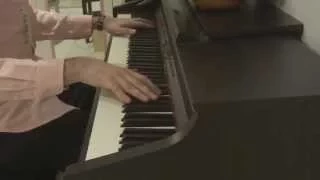 الموسيقى الرائعة لفيلم العذاب امرأة   عزف على البيانو دندنها