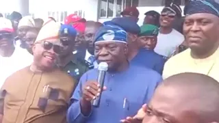 osun state ex gov olagunsoye oyinlola celebrate with gov ademola adeleke u0026 his workers