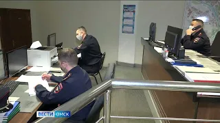 Омские полицейские вернули пенсионеру украденные сбережения, похищенные мошенниками