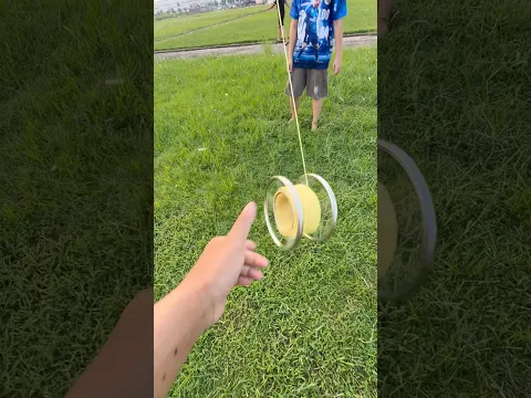 Cho chú mượn cuộn dây diều xem diều kéo có căng không… #kite #layangan #patang #diềusáo #pipa #凧