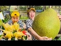 Download Lagu LẬP LẠI THỬ THÁCH ĂN GÀ TA SẦU RIÊNG TRƯỚC MẶT MỌI NGƯỜI.NGA SUMO KHIẾN ĐỒNG ĐỘI CƯỜI ĐAU CẢ RUỘT
