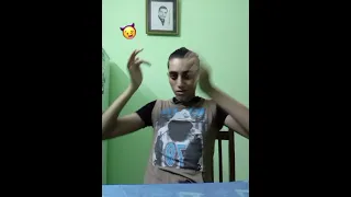 كان في واحد محبوس قاعد ويا اخواته 