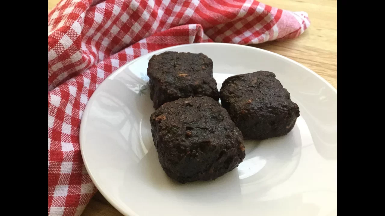 CHOCOLATE BROWNIE COOKIES (BROOKIES) - No added sugar, flour free and so yummy!