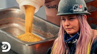 Monica Beets leads a team that successfully extracts gold Gold Rush Discovery Brazil