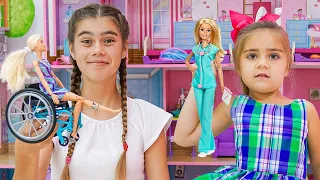 ناستيا أرتيم وميا يلعبان بدمى جديدة ناستيا كطبيب يعالج باربي مجموعة من القصص الأخلاقية للأطفال 