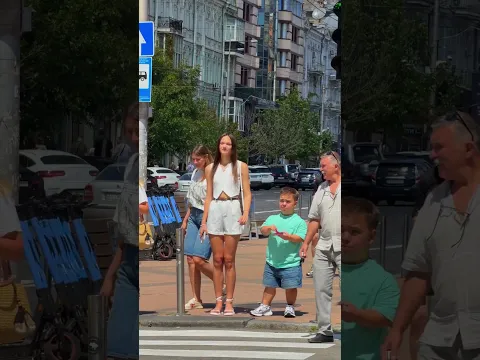 Несподівана приємність на пішохідному переході😂 @lilvi