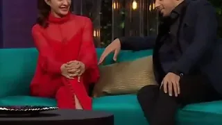 سيدهارت و جاكلين     بحبهم مع بعض   بوليود دندنها