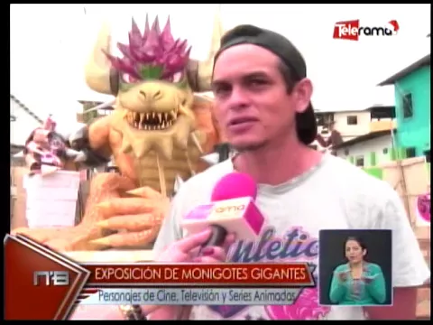 Exposición de monigotes gigantes personajes de cine, televisión y series animadas