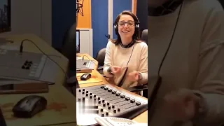 انا تحت الأمر انا هفضل جنبك طول العمـر 