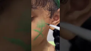 رسمت وجه وتين في اليوم الوطني تجهيزات اليوم الوطني 