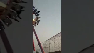 سقوط طفله في الملاهي دندنها