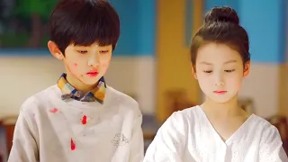 ضابط انقاذ وسيم وبارد بينقذ بنت جميلة بتقع في حبه وبتوعده انها هتقابله بعد 10 سنين وهتخليه يحبها 