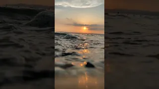 القريب منك بعيد والبعيد منك قريب 