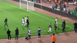 لاعبو الرجاء يحيون جمهور الماكانا بعد الفوز على مازيمبي بثنائية دندنها