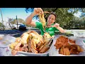 Famous GARLIC BUTTER Blue Crabs Must-Eat SOUL FOOD in Charleston South Carolina