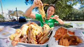 Famous GARLIC BUTTER Blue Crabs Must-Eat SOUL FOOD in Charleston South Carolina