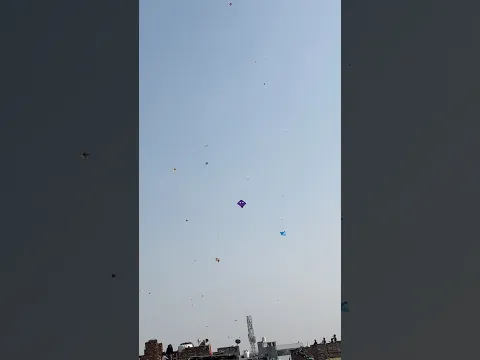 पतंग का क्या होगया😰 #delhikitemarket #kiteflying #kite #art #shortsvideos 🥳
