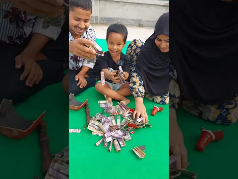Ayesha Moni’s Clay Money Bank Was Broken & So Much Money Came Out! 😱💰 #FamilyVlog #Shorts #vairal