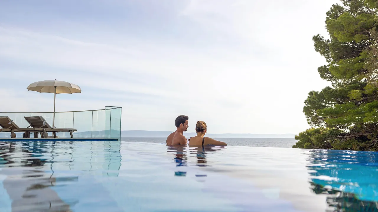 Bluesun Hotels & Resorts — Bluesun Hotels & Resorts - Hotel Jadran (YouTube video ad)