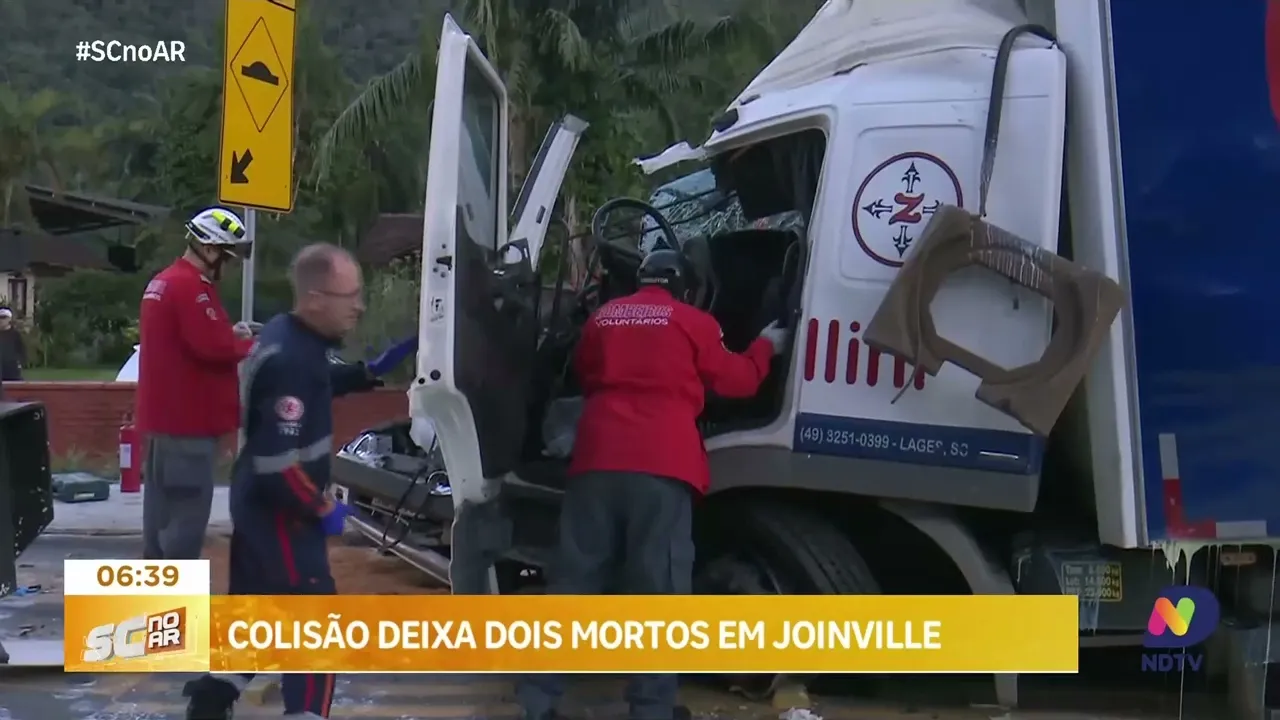 Colisão entre dois carros e um automóvel provoca a morte de duas pessoas na BR-418, em Joinville