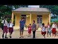 Download Lagu Ontroerend: Arme alleenstaande moeder krijgt hulp van een aardige man zodat haar kind naar school