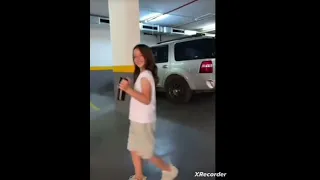 تصميم ل جودي عماد تجنن وهي صغيره 