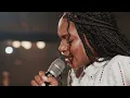 Thalita Roberta - O Deus de Poder (Clipe Oficial MK Music)
