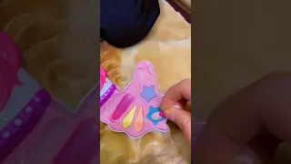 خلودة هدى صفوئة بنت خالتو علبة مكياج 