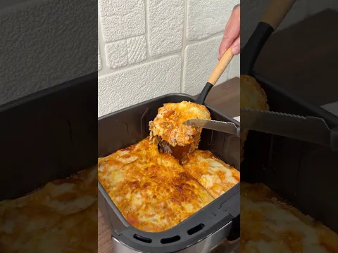 Lasanha feita direto na airfryer, muito fácil, pronta rapidinho e fica deliciosa!