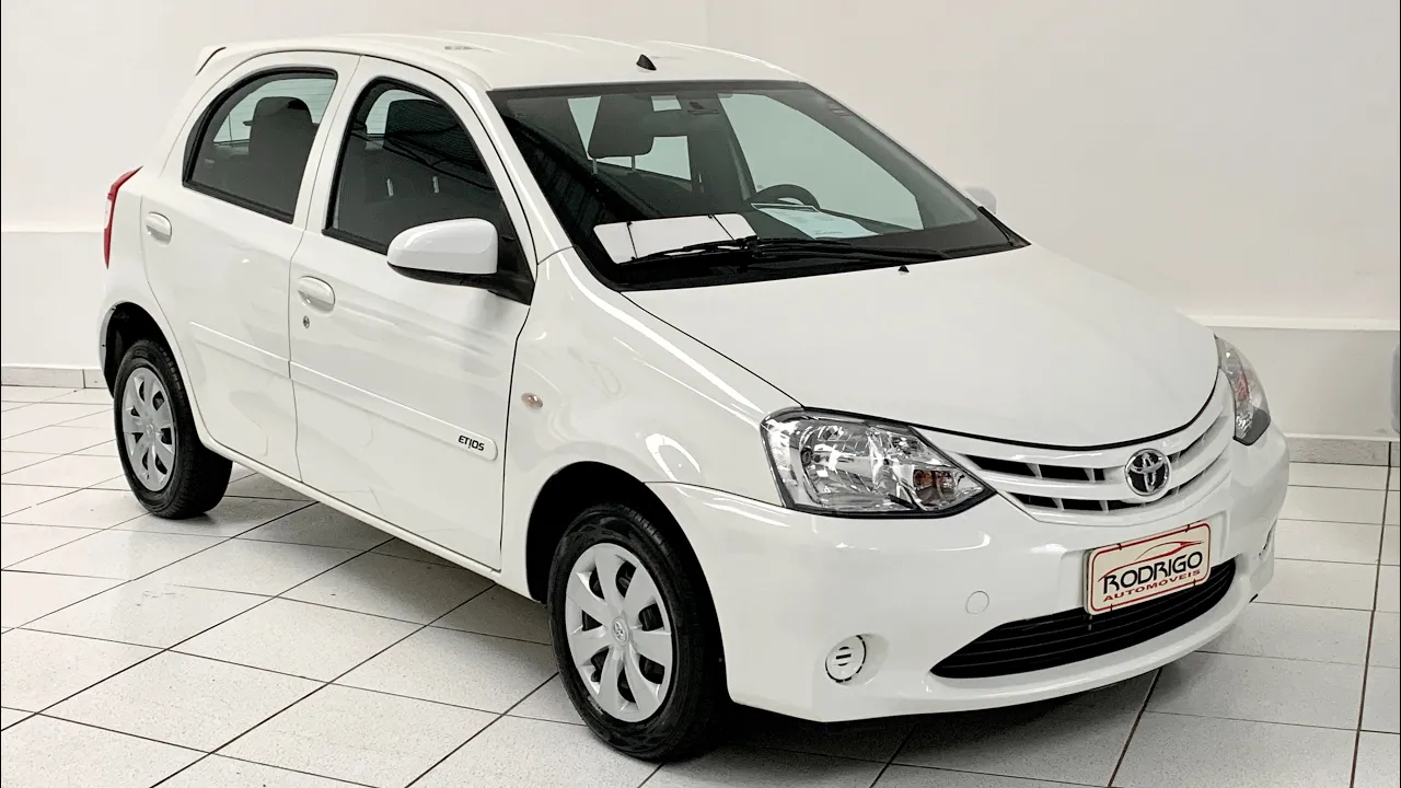 TUDO SOBRE TOYOTA ETIOS | Guia de COMPRA COMPLETO! Vale a pena?
