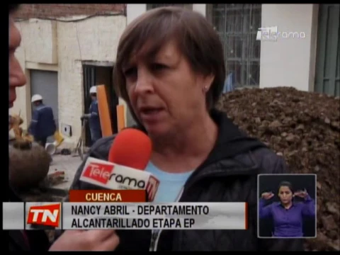 Cierran vía por trabajos en colector de aguas residuales