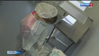 В поликлиниках Омска огромные очереди из-за вспышки заболевших