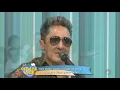 Lagu Tom Cleber canta sucessos no palcodo programa dessa quinta feira