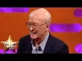Download Lagu Michael Caines ongelooflijke ontmoeting met John Wayne | The Graham Norton Show