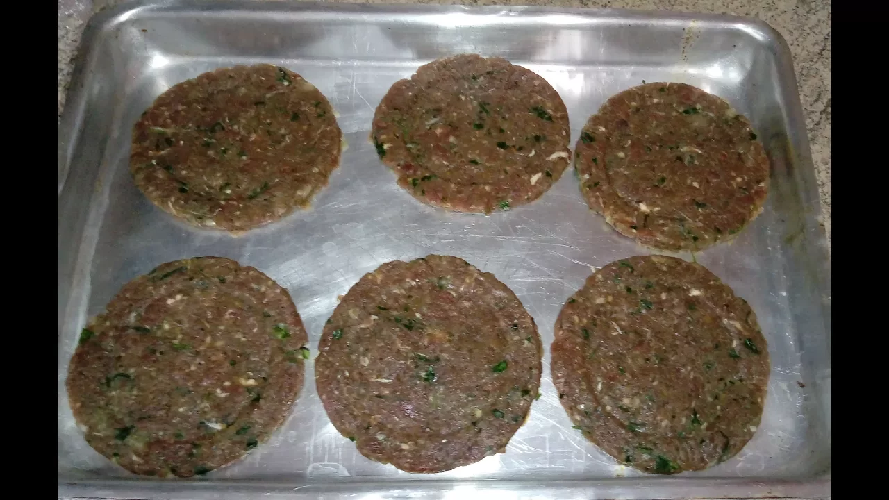 BOLINHO DE CARNE RECEITA MUITO FÁCIL  DE FAZER BOLINHO DELICIOSO. 