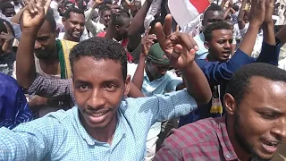 اغنية اتحرك قوم ياعبدالحي من ساحة الاعتصام القيادة ثورة بقيادة مأمون ويحى 