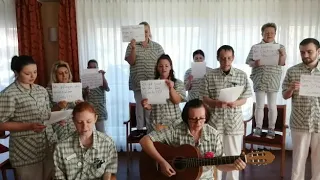 Unser Team aus Illertissen präsentiert den "Corona-Song"