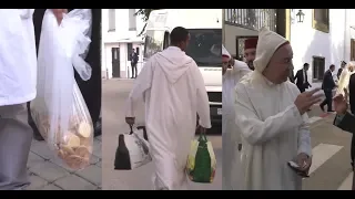 برلمانيون ووزراء بعد الخطاب شي د ا معاه الحلوى وشي كاعي وشي مدابز 